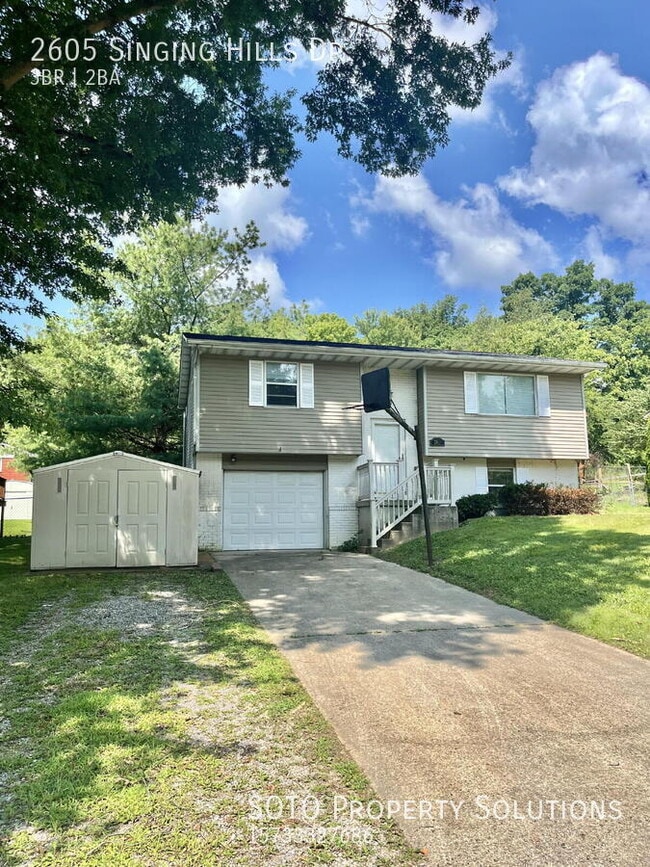 Building Photo - 2605 Singing Hills Dr