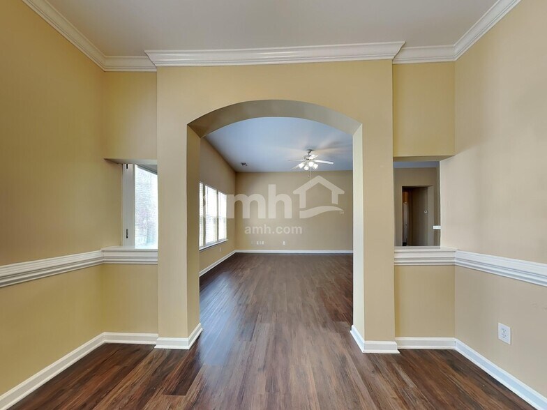 Building Photo - 4149 Shadetree Dr