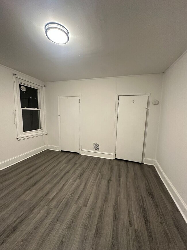 Building Photo - 3B1B two story town house with finished basement | Walking distance to Drexel University and UPenn