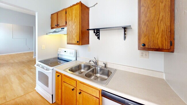 Building Photo - 1506 William Howard Taft Rd