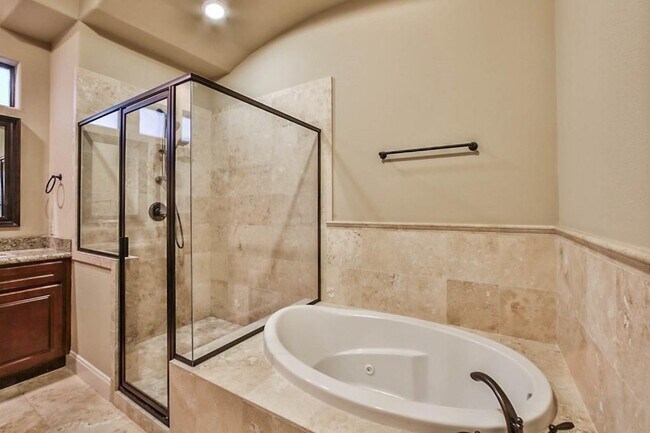 Building Photo - 11005 Upland River Dr