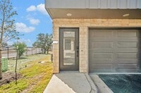 Building Photo - 1601 Mustang Dr