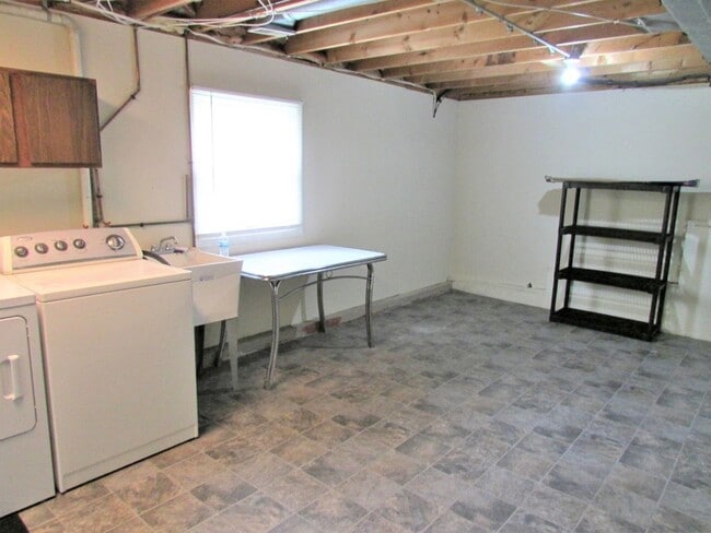 Building Photo - 1912 Orchard Ln