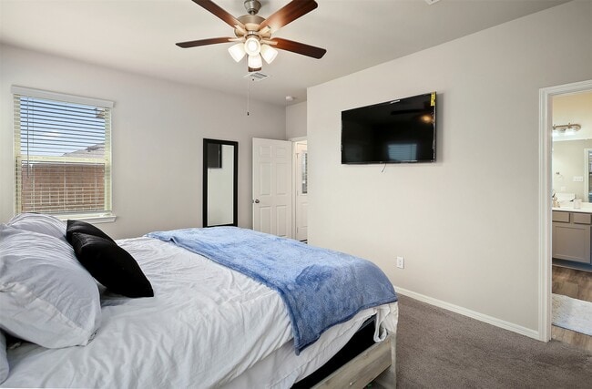 Building Photo - 2210 Windy Grove Dr