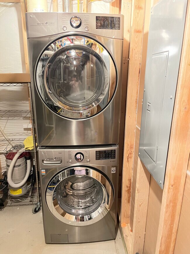 New washer/dryer - 5383 Homeward Dr