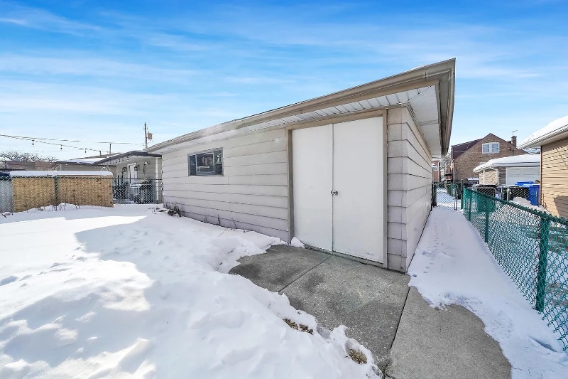 Building Photo - 5424 S New England Ave