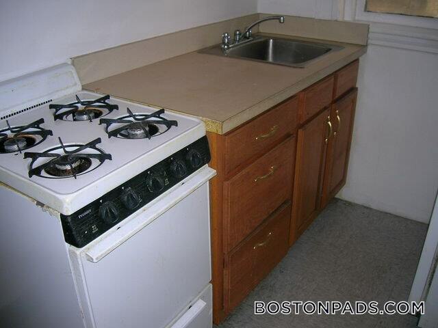 Building Photo - 137 Park Dr