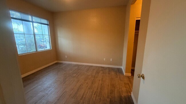 Building Photo - 9050 W Warm Springs Rd