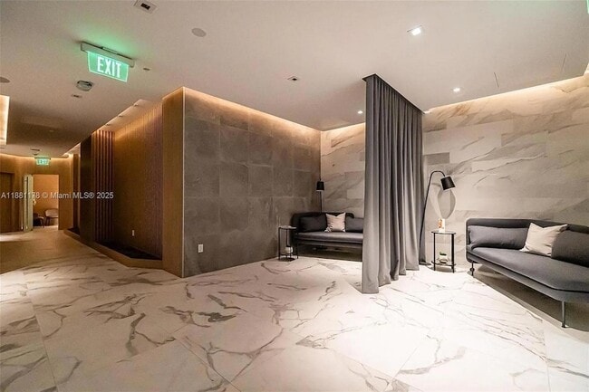 Building Photo - 90 SW 3rd St