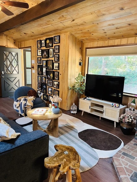 Building Photo - 26928 WA-525