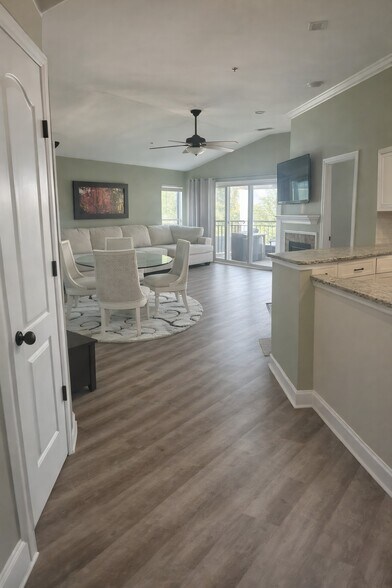 Building Photo - 17811 Half Moon Ln