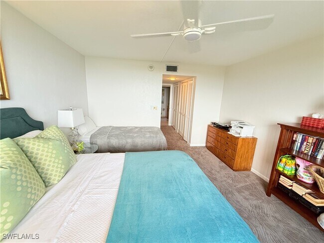 Building Photo - 15 Bluebill Ave