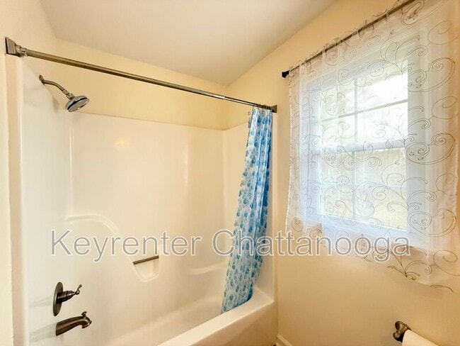 Building Photo - 9512 Imperial Dr