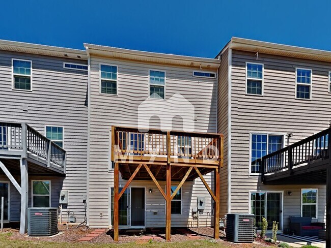 Building Photo - 176 Misty Pike Dr