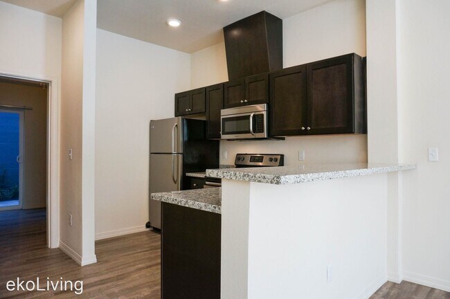 Building Photo - 8510 N Ivanhoe St