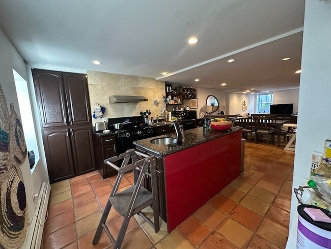 Building Photo - 505 Hicks St