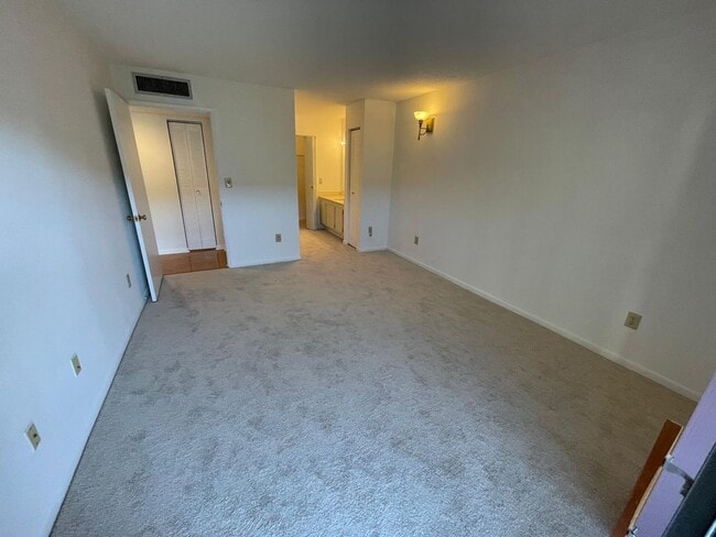 Building Photo - Calusa 403DN