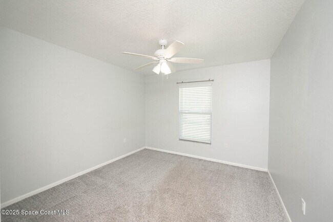Building Photo - 2620 Elm Hurst St