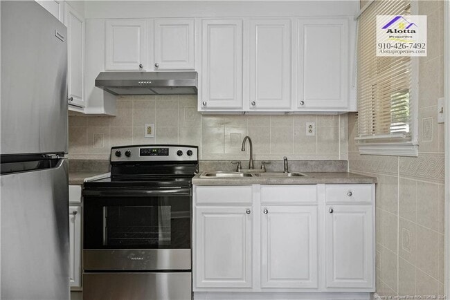 Building Photo - 2054 Osceola Dr