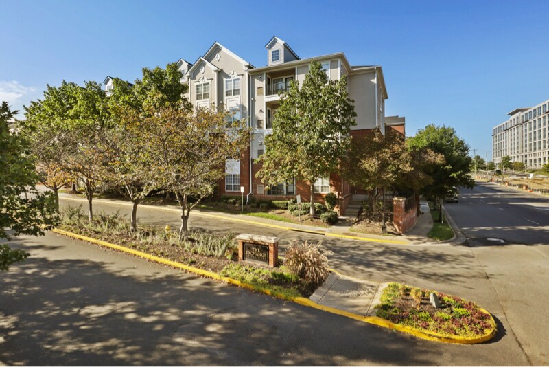 Building Photo - 4850 Eisenhower Ave