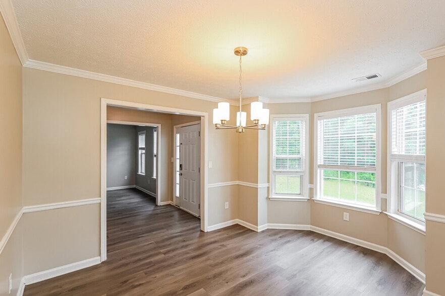 Building Photo - 4970 Promenade Dr SW