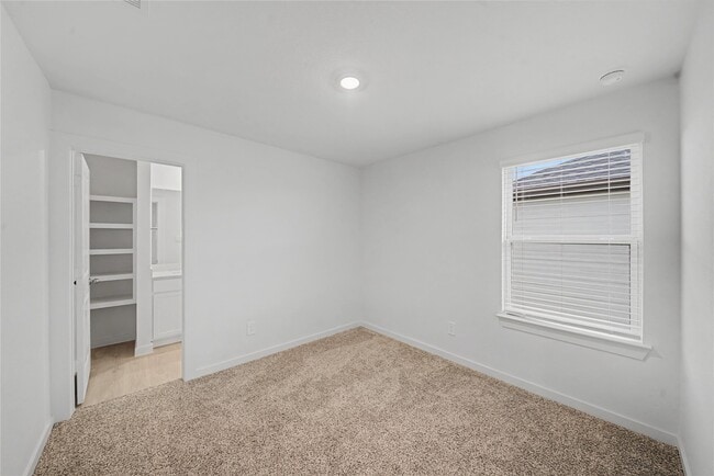 Building Photo - 4215 Camden Lakes St