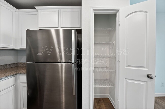 Building Photo - 582 Gabbro Gdns