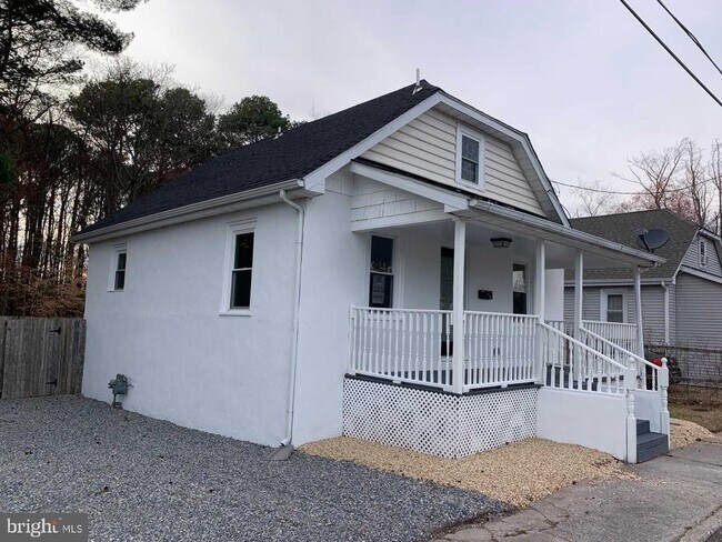 Building Photo - 12 Johnson Ave