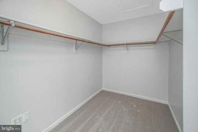 Building Photo - 33 St Williams Way