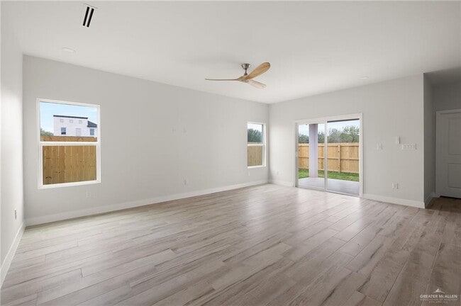 Building Photo - 2507 E Solar Dr