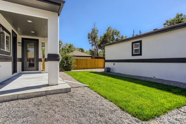 Building Photo - Beautiful newly built 2 bed, 2 bath home