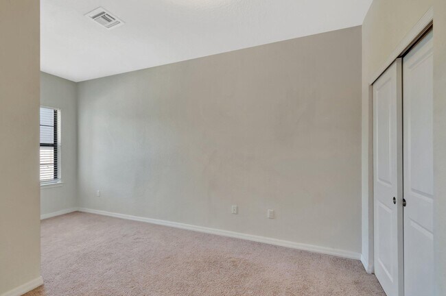 Building Photo - 2854 Bard St