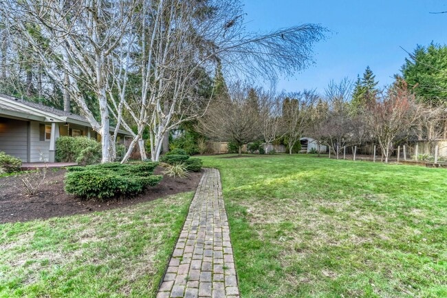 Building Photo - 3bd/2ba Woodinville Home