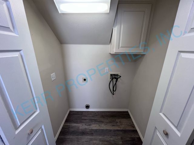 Building Photo - 14824 SE Sieben Creek Dr