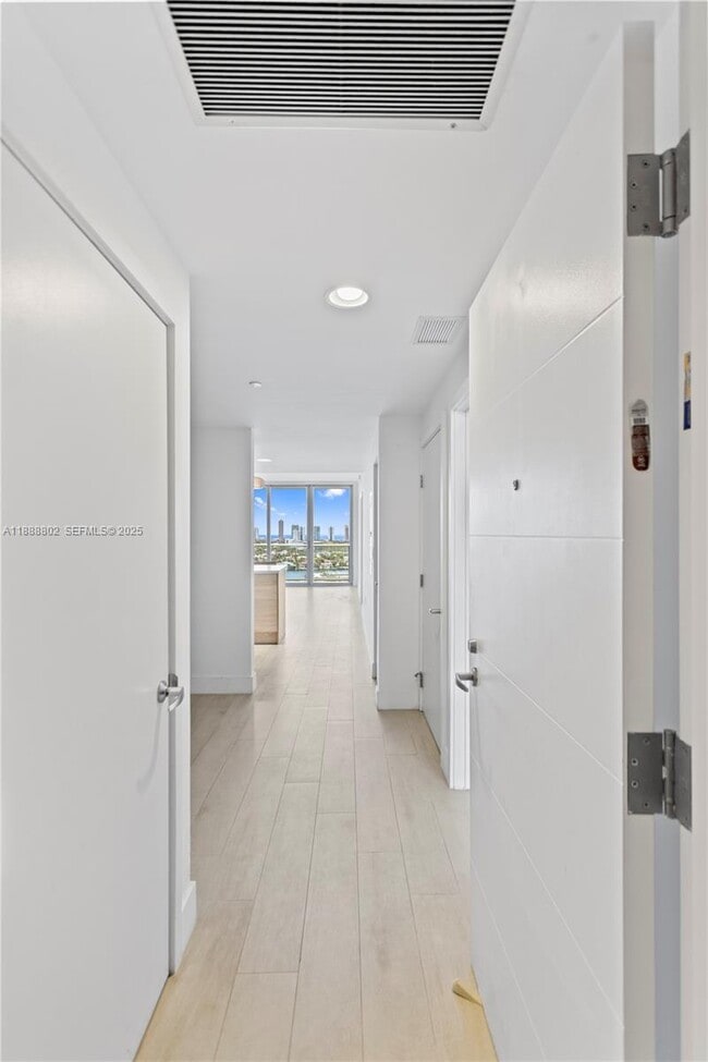 Building Photo - 16385 Biscayne Blvd