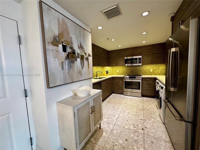 Building Photo - 1250 S Miami Ave