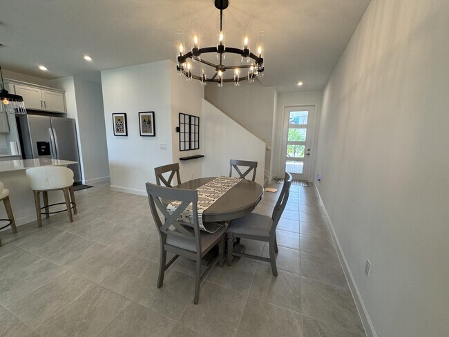 Building Photo - 14083 SW Thorens Dr