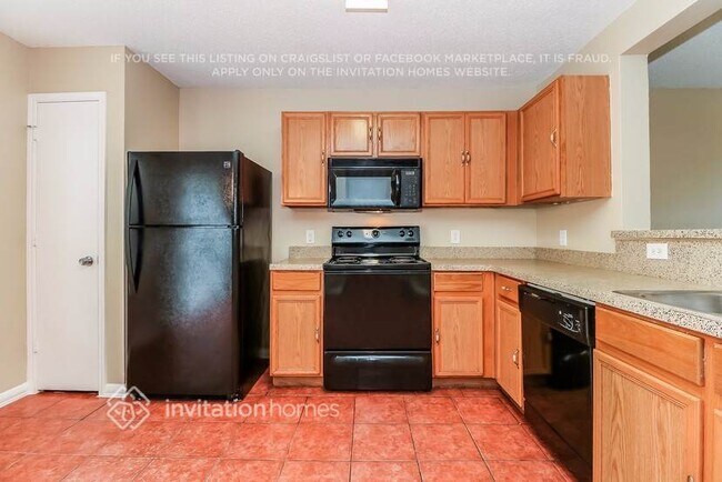 Building Photo - 646 Via Estrella