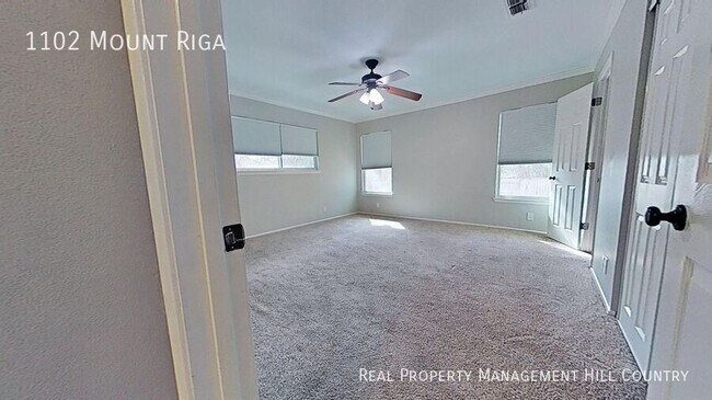 Building Photo - 1102 Mt Riga Dr