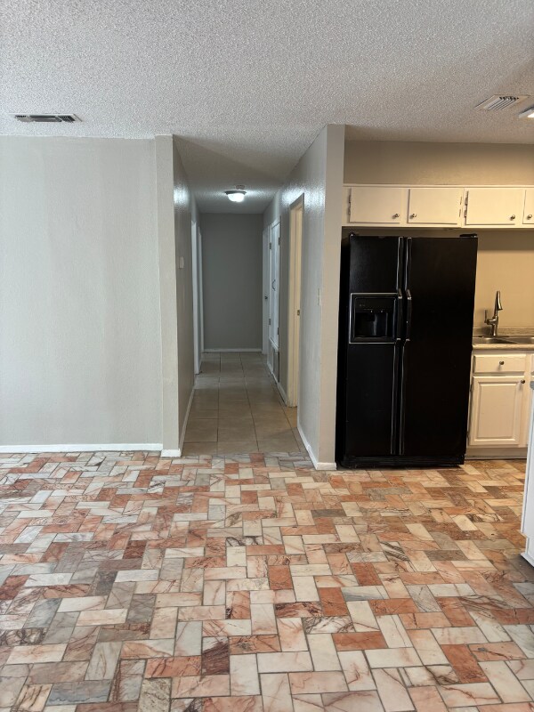 Building Photo - 230 Schmeltzer Ln