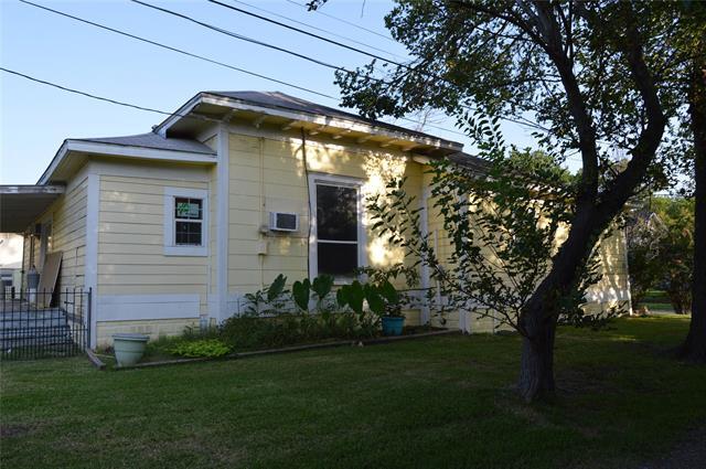 Building Photo - 1403 Bonham St
