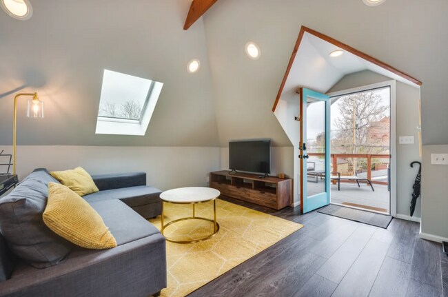 Building Photo - 3615 N Williams St