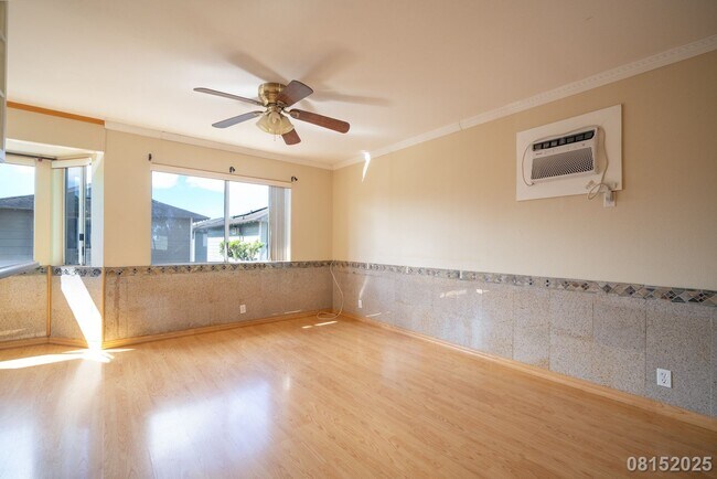 Building Photo - $3800 /3 Bed / 2 Bath / 3 Parking in Ewa B...