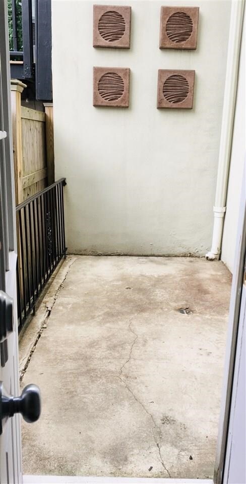 Building Photo - 156 7th St