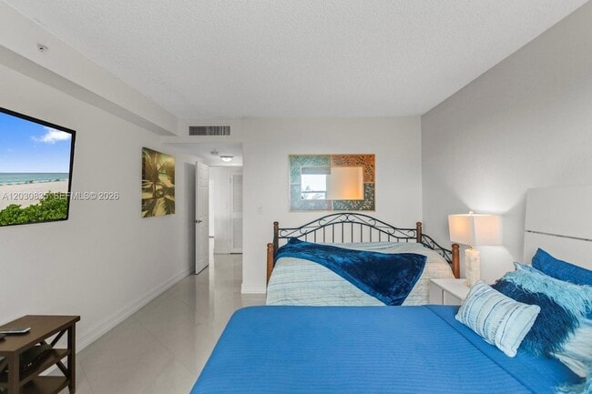 Building Photo - 2501 S Ocean Dr