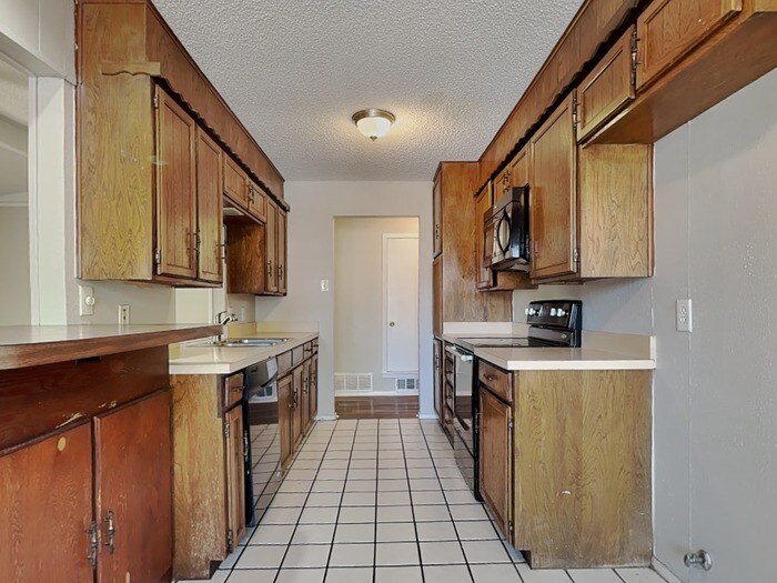 Building Photo - 316 Quail Creek Dr