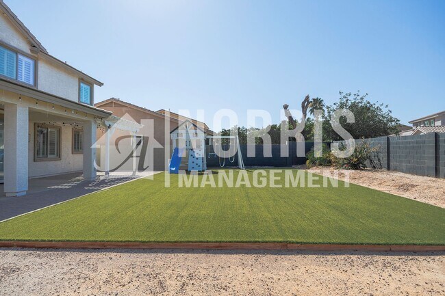 Building Photo - Beautiful Two-Story Home Located in Missio...