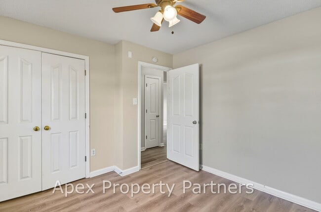 Building Photo - 13109 Sandbourne S