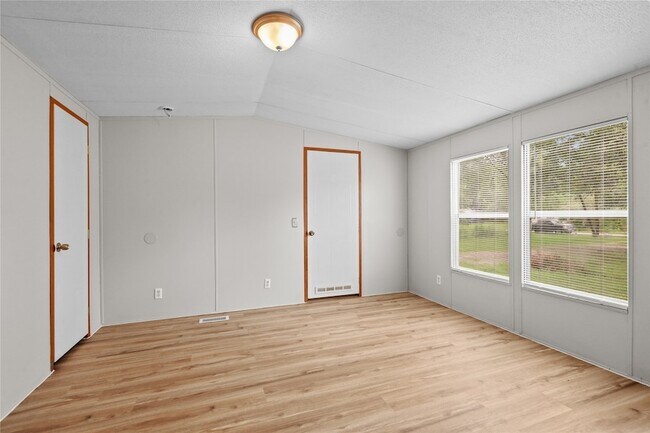 Building Photo - 22091 Bowden Dr