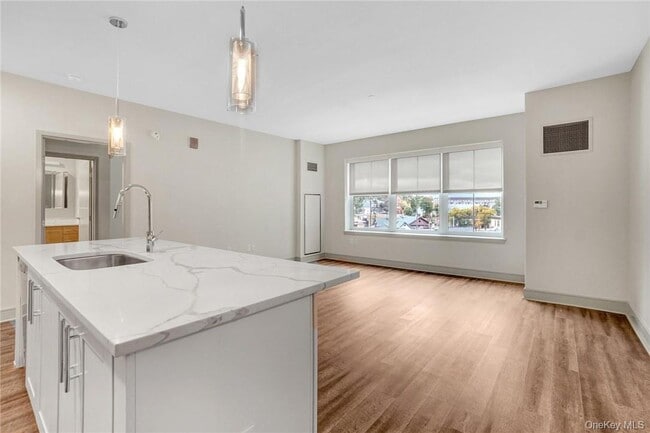 Building Photo - 92 Blauvelt Wy